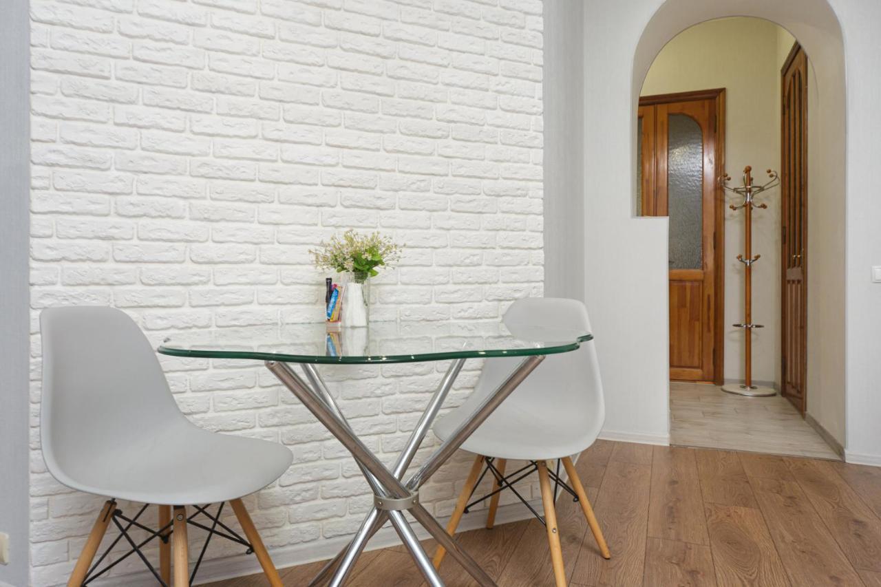 Apartment Zhukovskogo 17 Odessa Exteriör bild