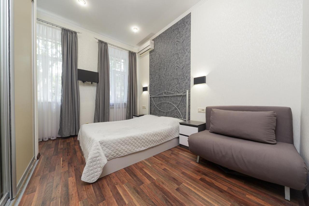 Apartment Zhukovskogo 17 Odessa Exteriör bild