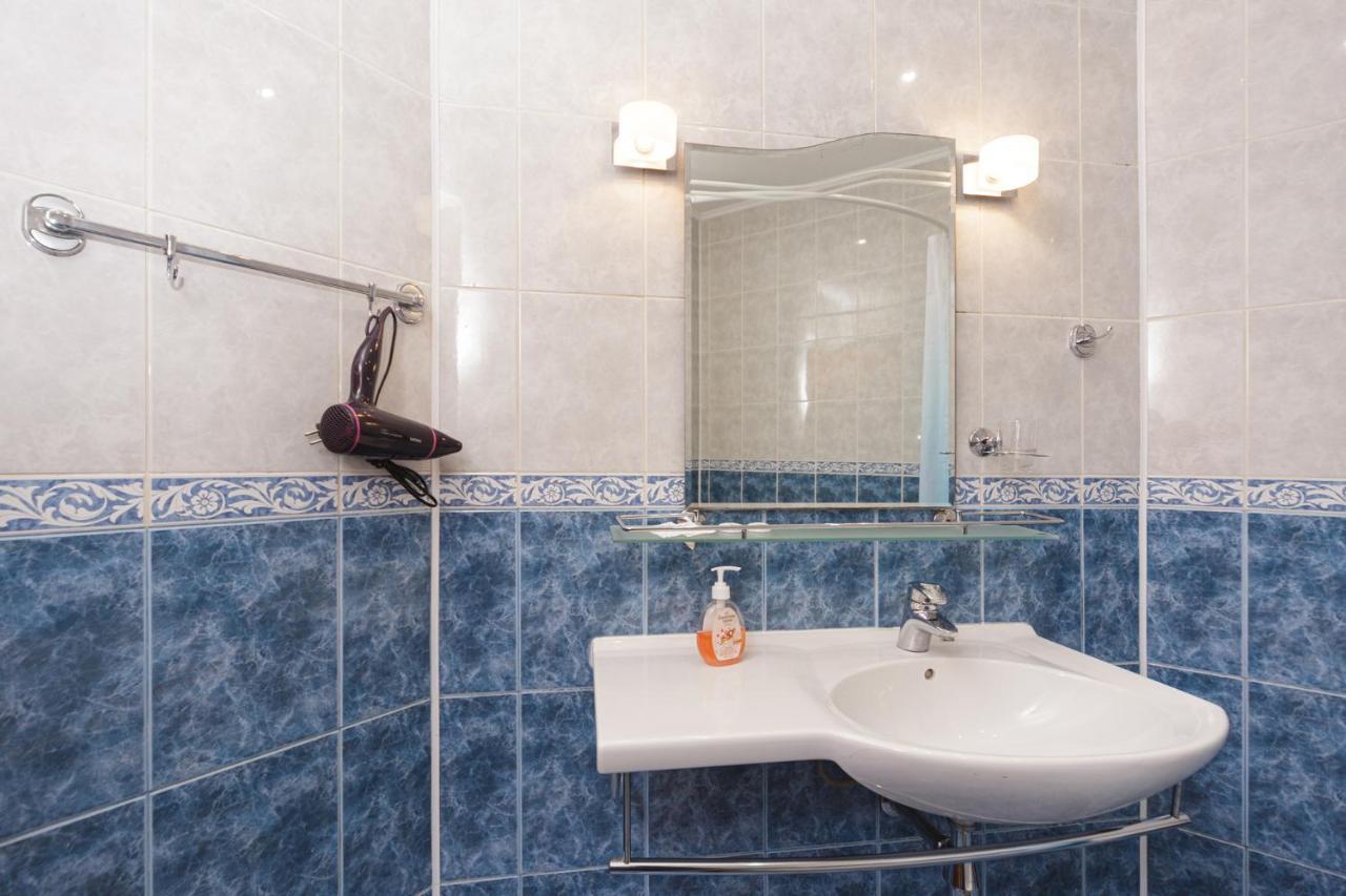 Apartment Zhukovskogo 17 Odessa Exteriör bild