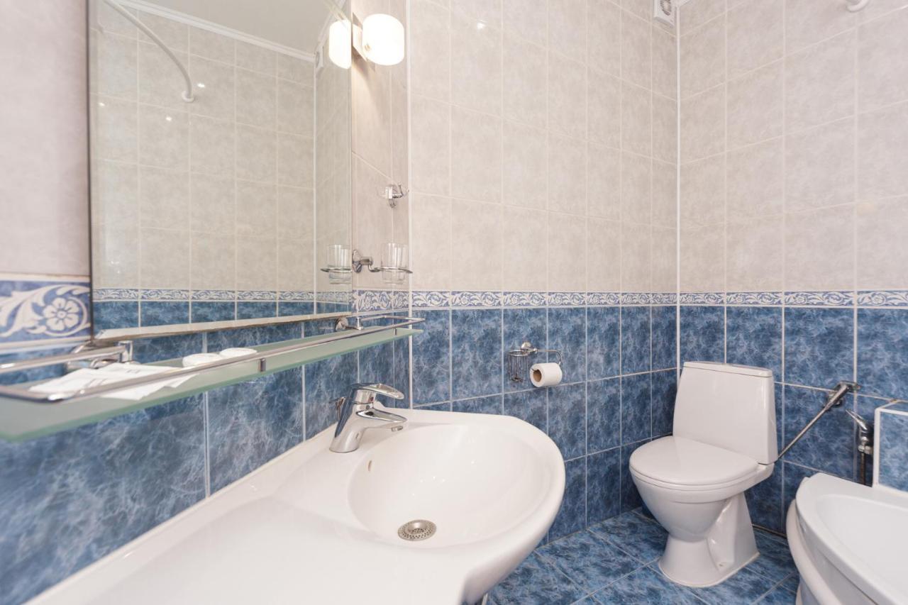 Apartment Zhukovskogo 17 Odessa Exteriör bild